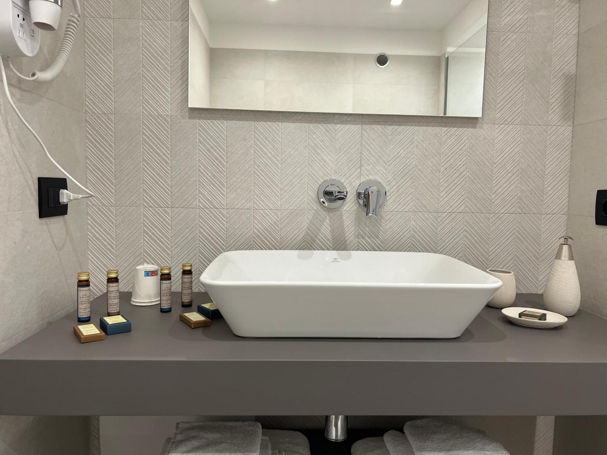 שאקה Roccaregina Hotel מראה חיצוני תמונה