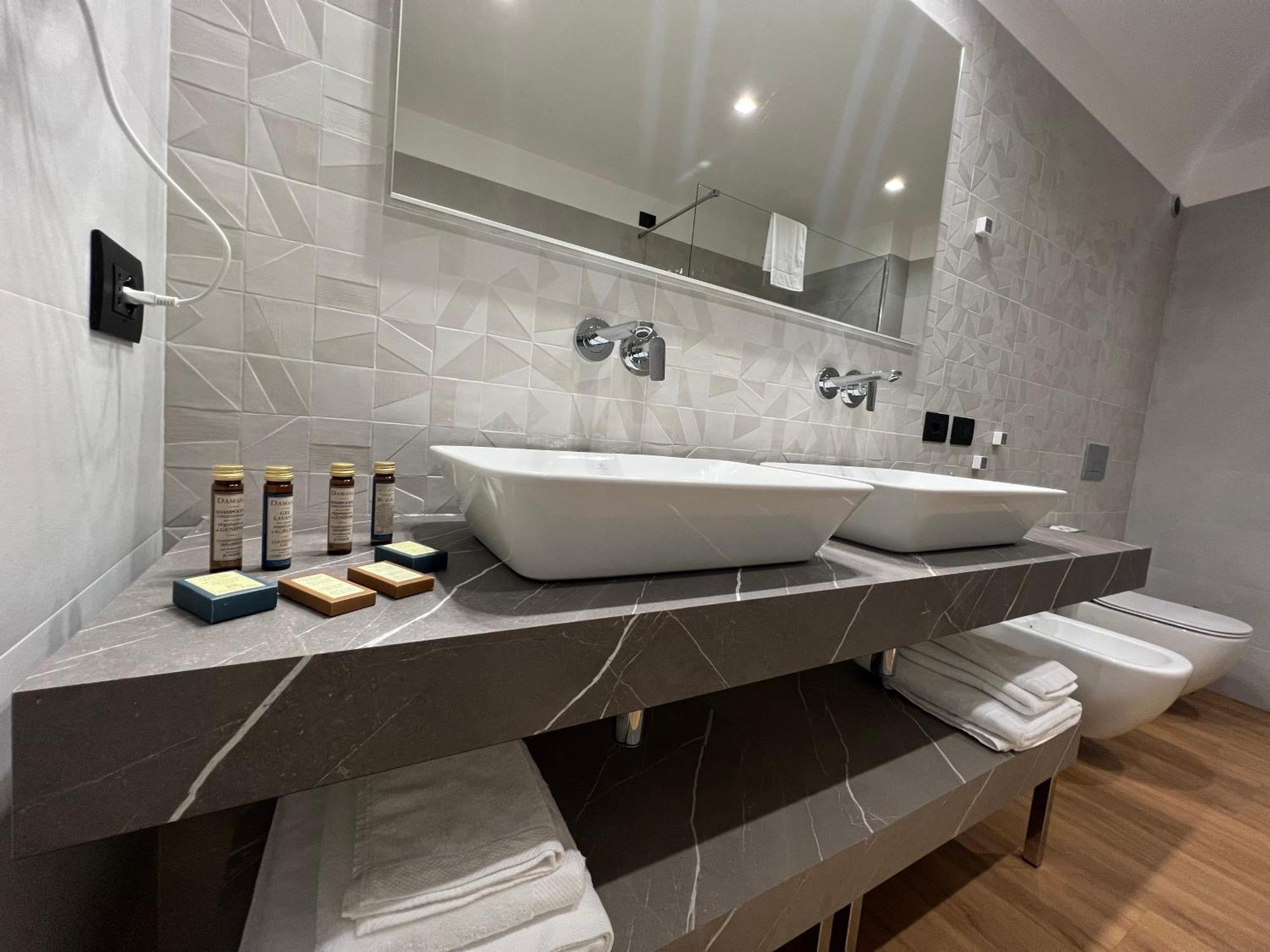 שאקה Roccaregina Hotel מראה חיצוני תמונה